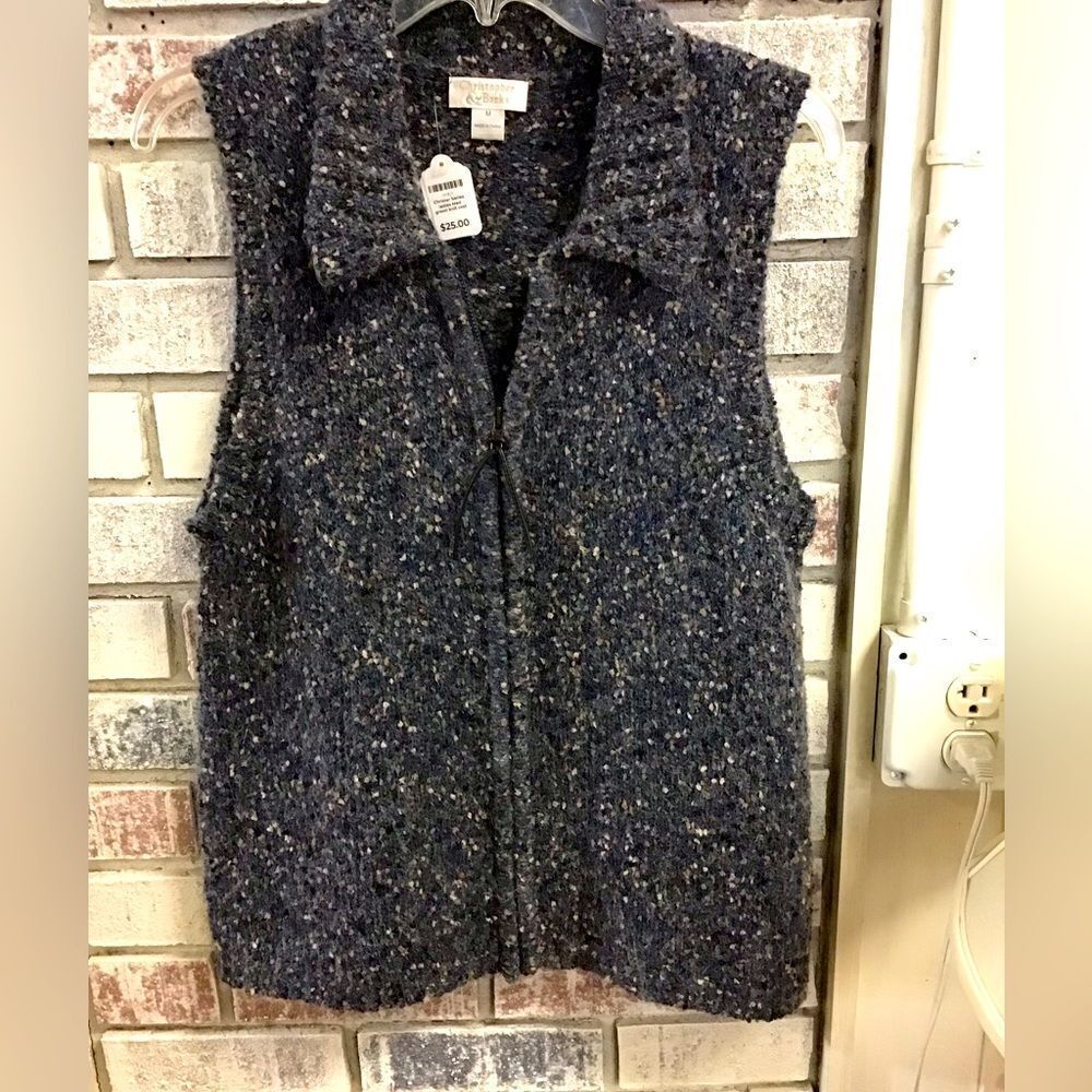 🛍️ Christer banks ladies Med green knit vest